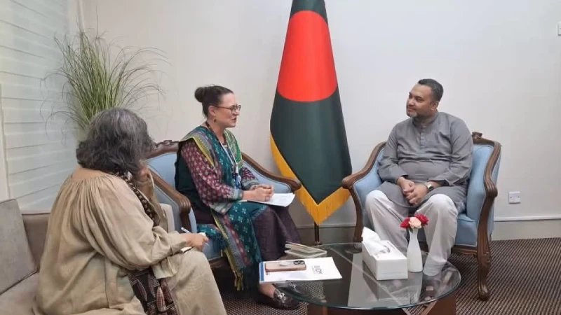 আইওএম মিশন প্রধানের সঙ্গে মাহ্দী আমিনের বৈঠকআইওএম মিশন প্রধানের সঙ্গে মাহ্দী আমিনের বৈঠক