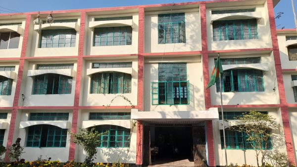 খুলনার ৬০৫ প্রাথমিক বিদ্যালয়ে প্রধান শিক্ষক নেই