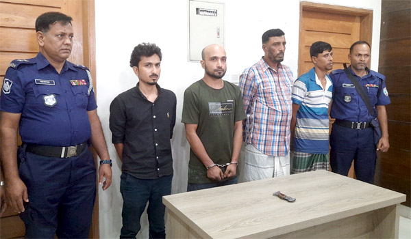 বাগেরহাটে বন্ধুর হাতেই খুন আইনজীবী শান্ত,হত্যা মামলায় দুই ভাইসহ গ্রেপ্তার ৪