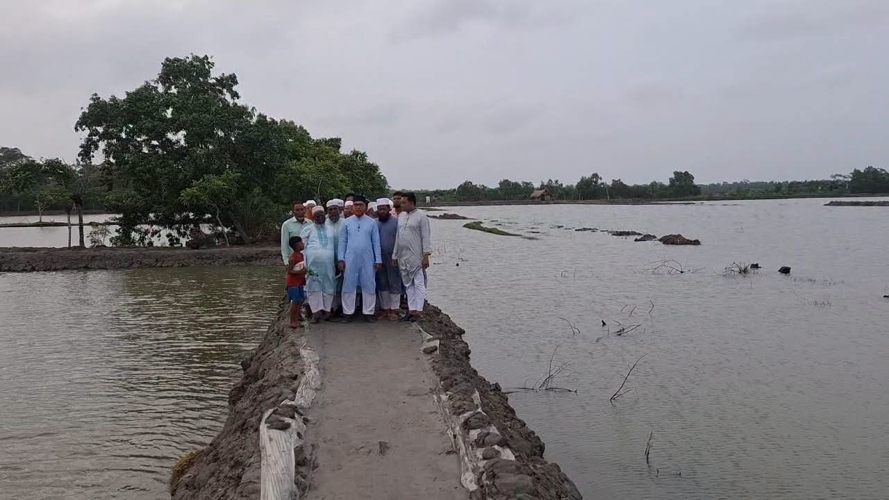 মোরেলগঞ্জের জিউধরা ইউনিয়নে দেড় কিলোমিটার সড়ক নির্মাণে বদলে গেছে জনজীবন