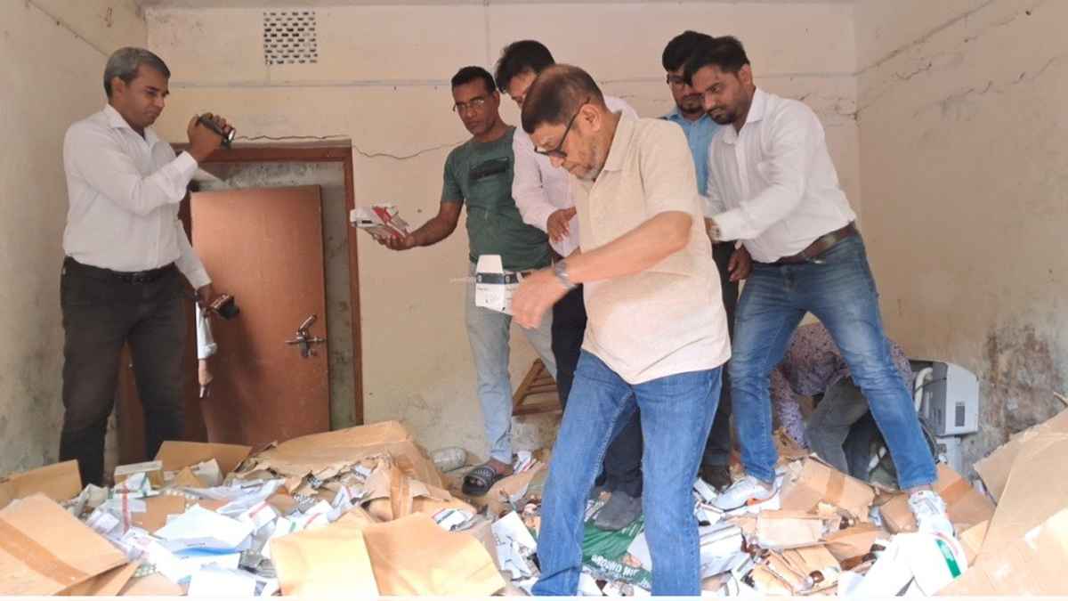 “সরকার জনগণের দোরগোড়ায় আধুনিক ও মানসম্মত স্বাস্থ্যসেবা পৌঁছে দিতে নিরলসভাবে কাজ করে যাচ্ছে: সরদার মো. সাখাওয়াত হোসেন স্বাস্থ্যমন্ত্রী