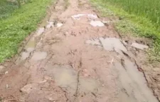বালাগঞ্জে এক কিলোমিটার কাঁচা সড়কে যাতায়াতে চরম দুর্ভোগ