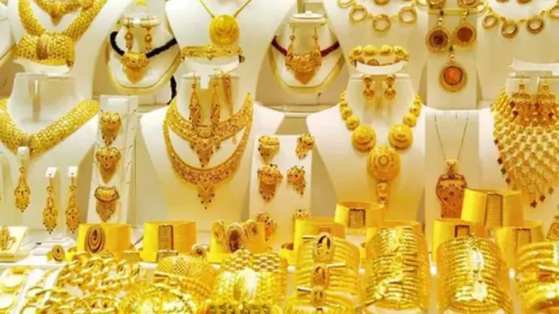 স্বর্ণের দামে বড় পতন, ভরি কত?