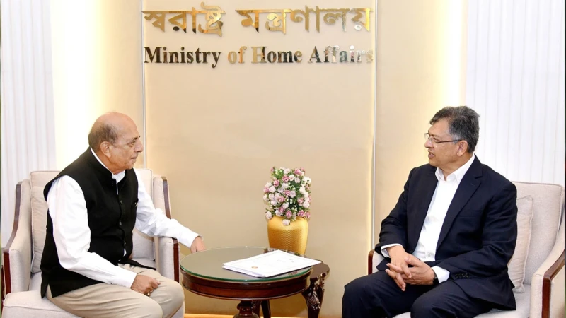 বাংলাদেশ ও ভারত একে অপরের ওপর নির্ভরশীল: স্বরাষ্ট্রমন্ত্রী
