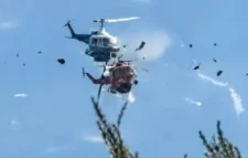 গ্রিসে দাবানল নেভানোর সময় দুই হেলিকপ্টারের সংঘর্ষ, নিহত ২