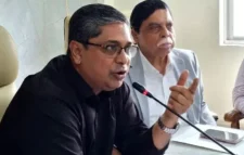 সৌরবিদ্যুৎ ছাড়া অটোরিকশায় চার্জ দিলে জরিমানা, নিবন্ধনও নয়