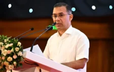 রাজনৈতিক মতাদর্শের ঊর্ধ্বে থেকে পদোন্নতির নির্দেশ প্রধানমন্ত্রীর