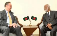 বাংলাদেশে বিনিয়োগে মার্কিন রাষ্ট্রদূতের প্রতি আহ্বান