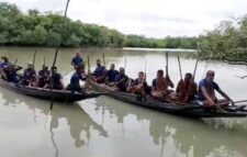 সুন্দরবনে প্রজনন মৌসুমেও বিষ দিয়ে মাছ শিকার, বন বিভাগের অসাধু কর্মকর্তাদের বিরুদ্ধে সহযোগিতার অভিযোগ
