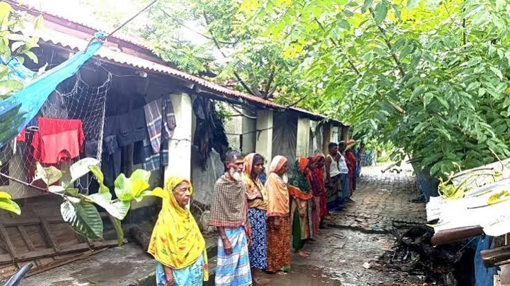 মোরেলগঞ্জে আশ্রয়ণ প্রকল্পের ১৯ পরিবারসহ ঝুঁকিতে প্রায় এক হাজার বিঘা ফসলি জমি ও মহাশ্মশান