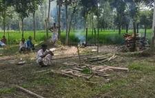 স্বামীর মৃত্যুর শোক সইতে না পেরে স্ত্রীর আত্মহত্যা, একসঙ্গে দাহ