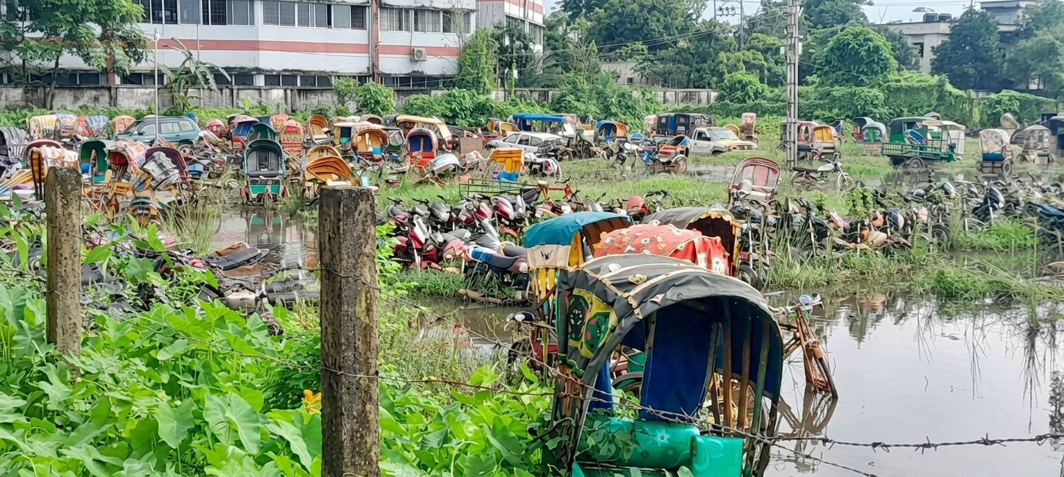 সিলেটে ট্রাফিকের আটক করা ড্রাম্পিংয়ে কোটি টাকার গাড়ি নষ্ট হচ্ছে, রেকার বাণিজ্যে অতিষ্ট সিলেটবাসী