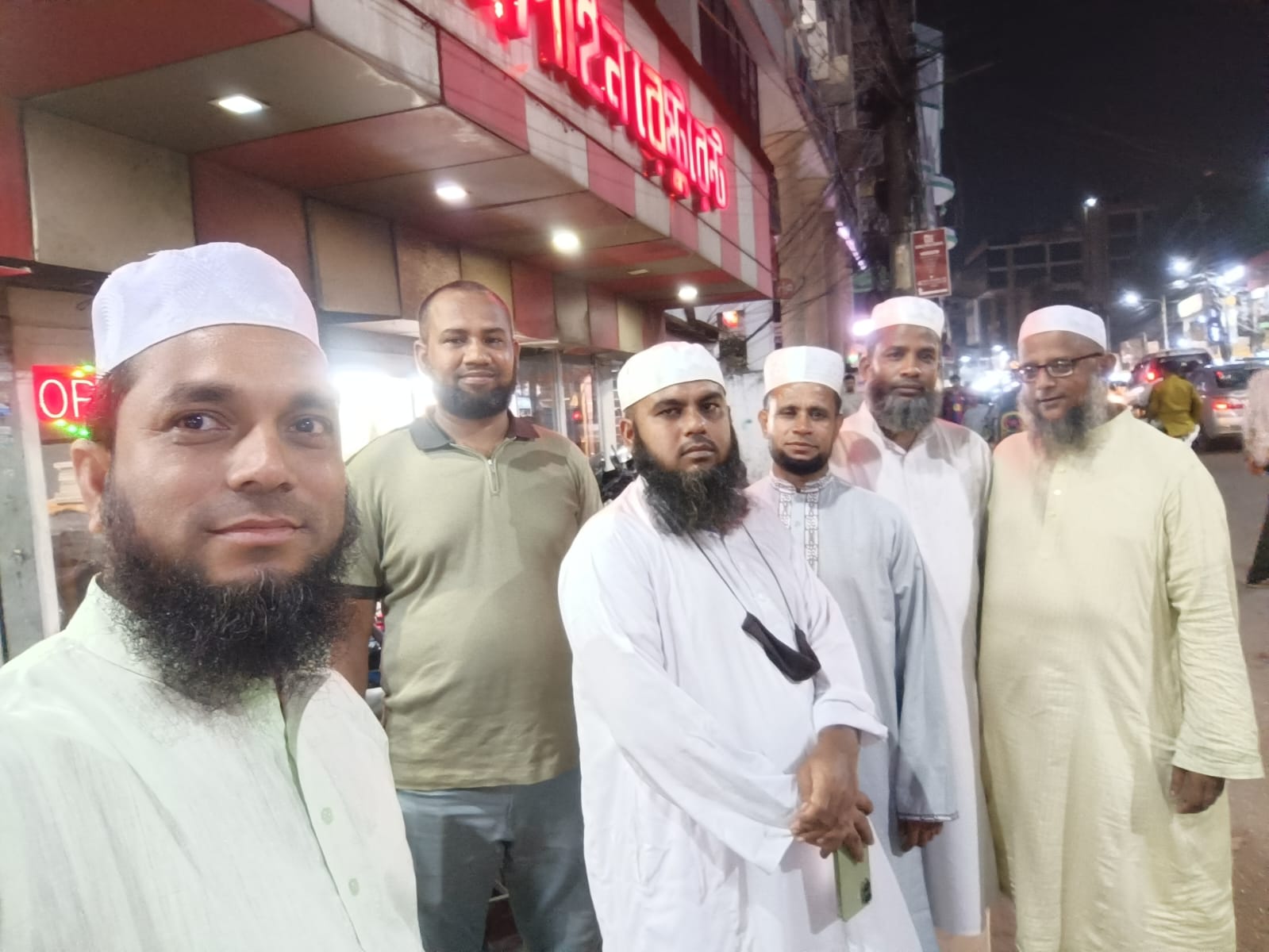 ১৬ বছর পর দেশে ফেরায় ২০০৮ ব্যাচের সহপাঠীদের মিলনমেলা